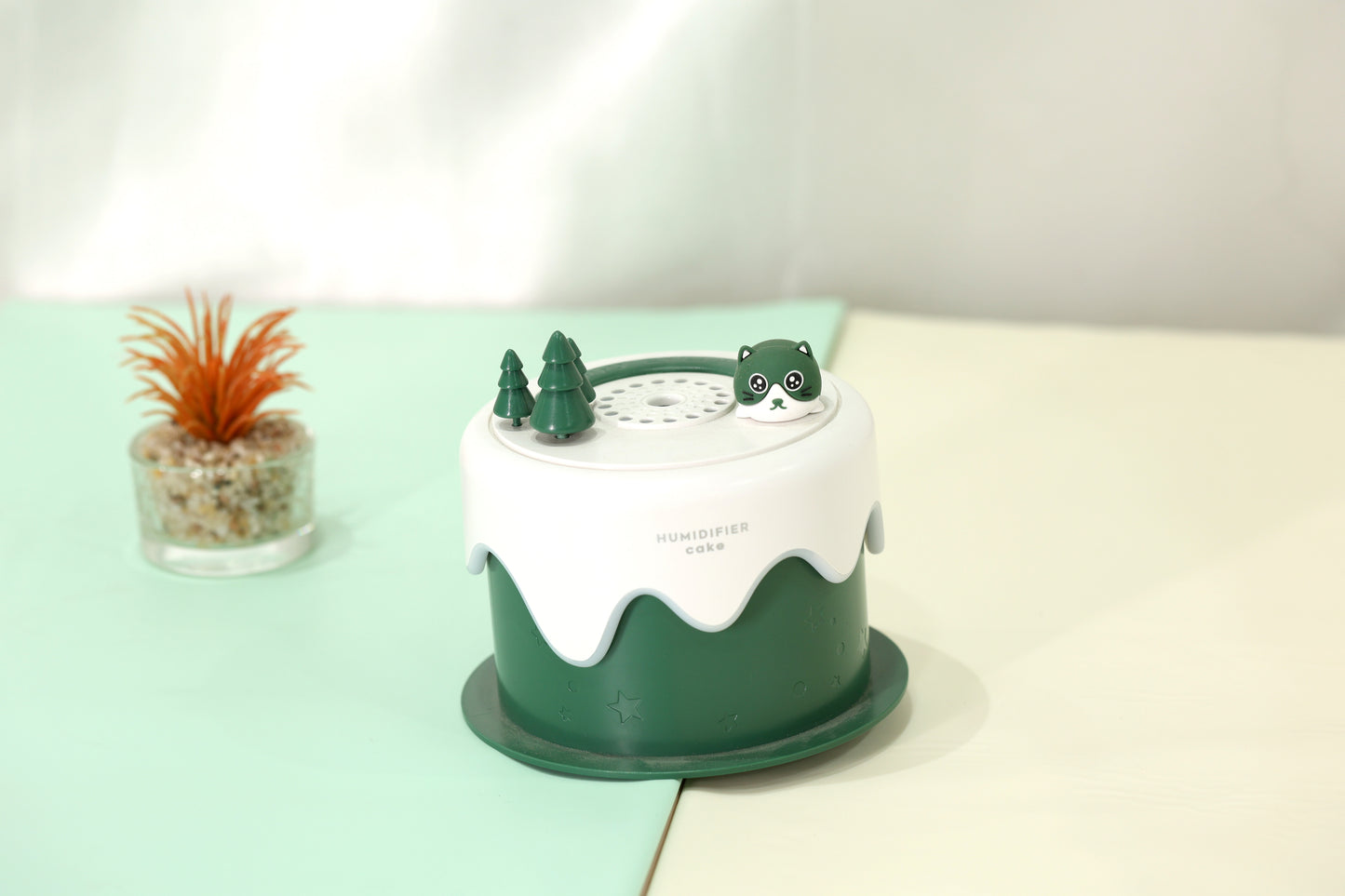 Cute Cake Shape Mini Humidifier with LED Light
