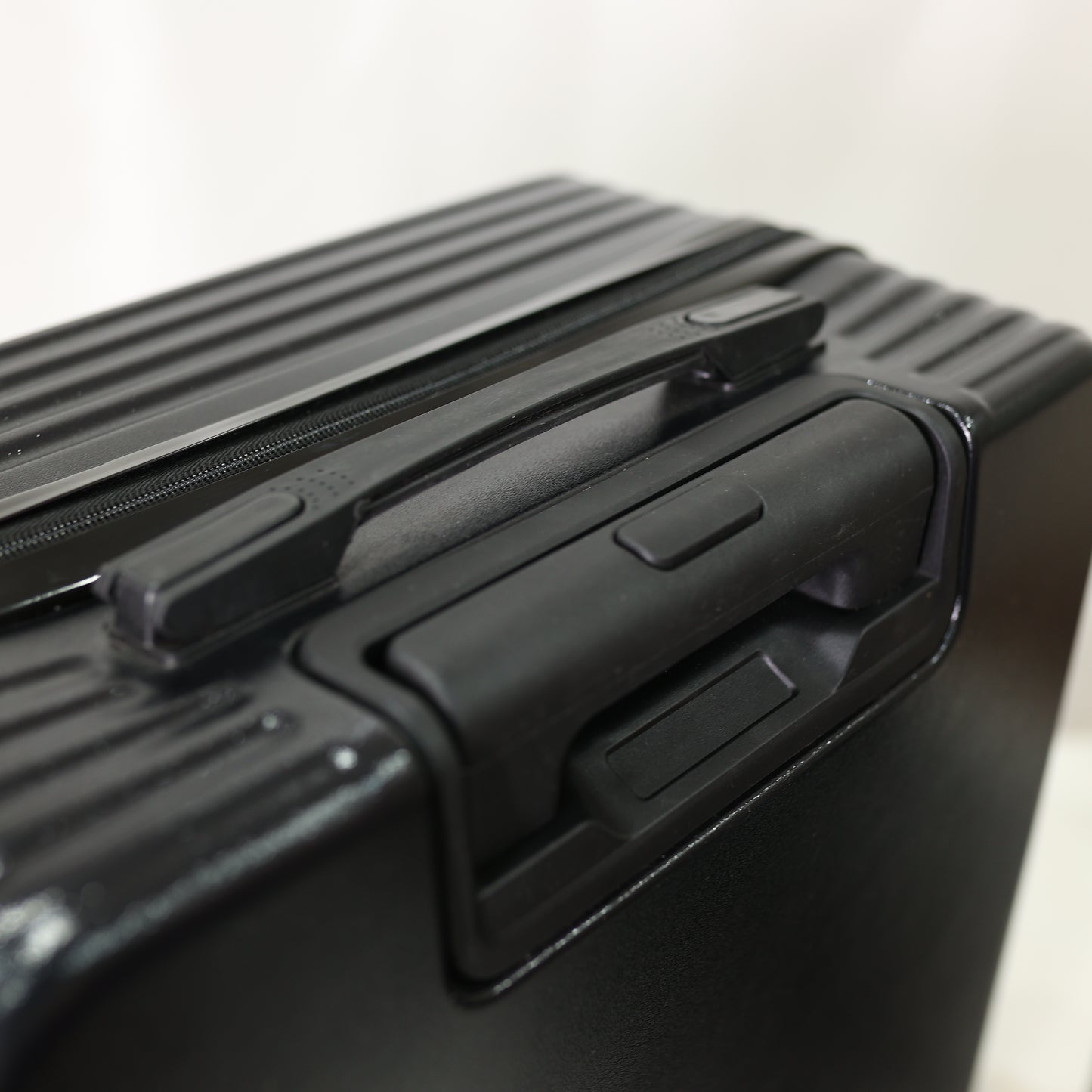 Kids Hard  18" Trolley Suitcase with Cabin Bag – Spider-Man Design (2-Piece Set)