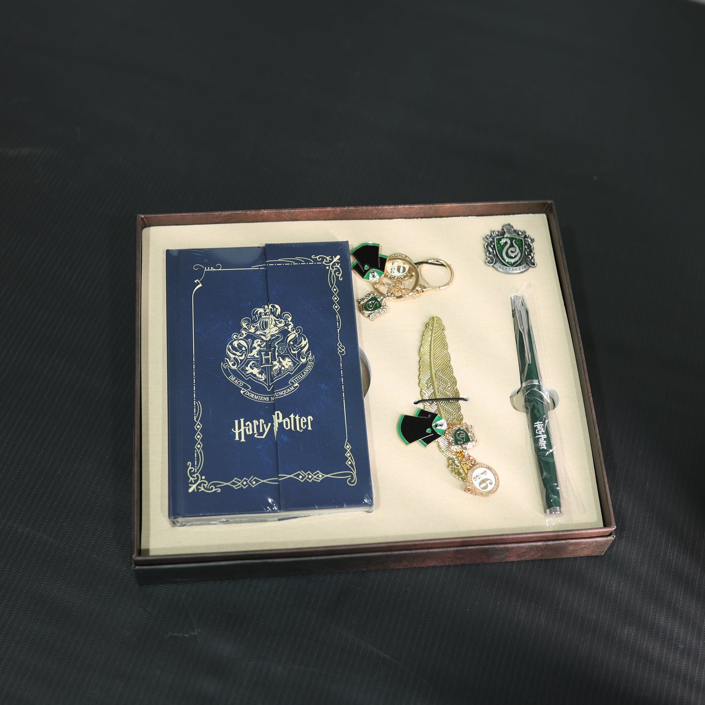 Harry Potter Slytherin Premium Gift Set – Diary, Feather Bookmark, Badge,  Pen & Keychain