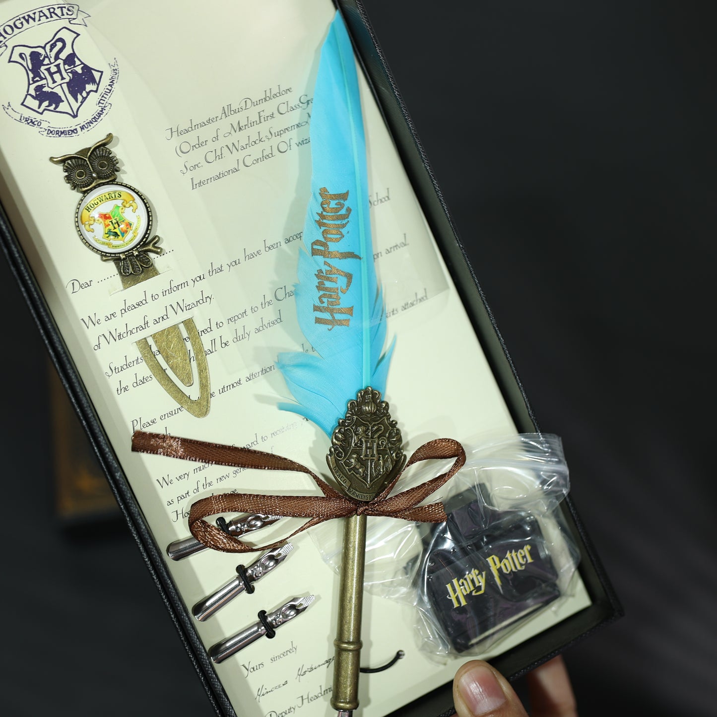 Harry Potter Premium Calligraphy Gift Set – Calligraphy Pen,3 Nibs         Ink Pot & Bookmark.