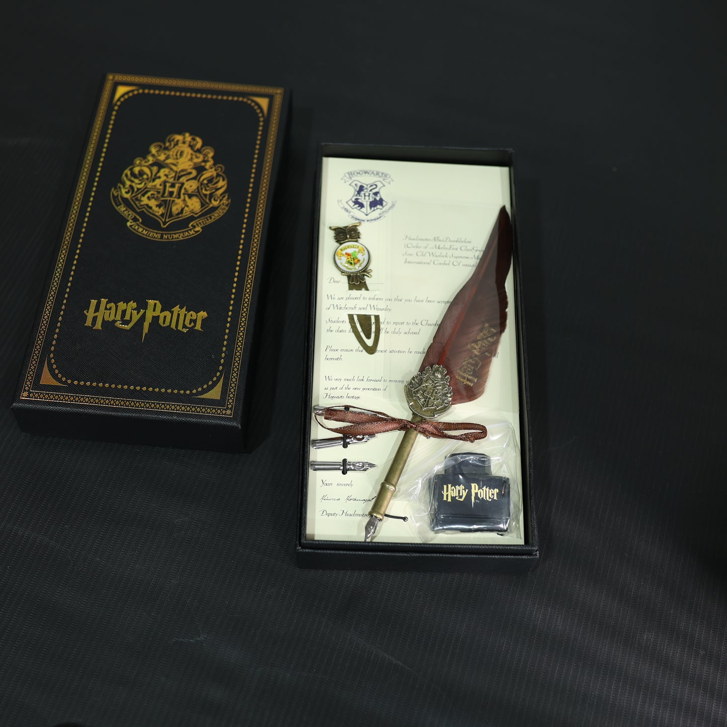 Harry Potter Premium Calligraphy Gift Set – Calligraphy Pen,3 Nibs         Ink Pot & Bookmark.
