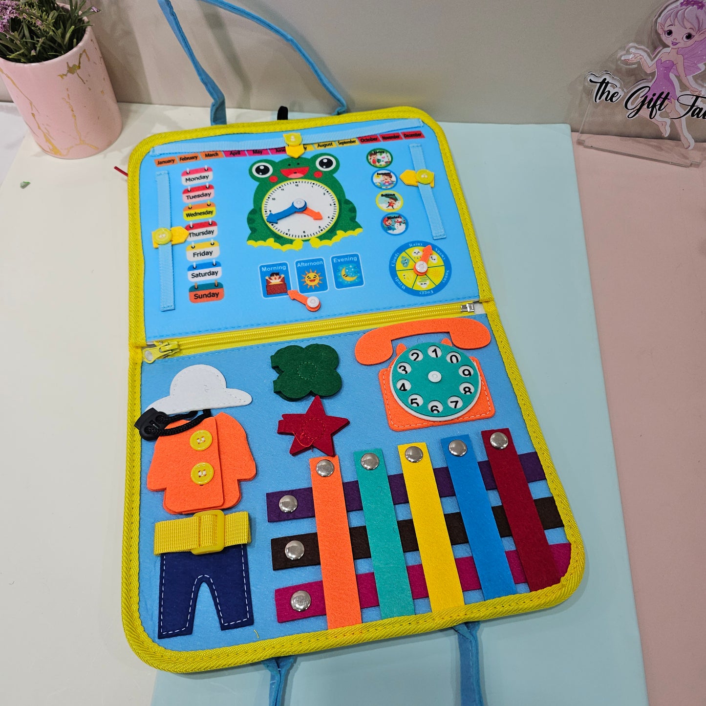 Busy Board Touch and Feel Crinkle Paper Montessori Toy Portable Pretend Play.